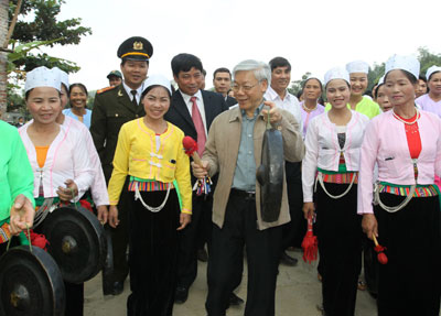 Huyện Kim Bôi đón tổng bí thư Nguyễn Phú Trọng